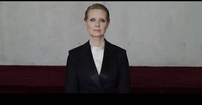 Sei einfach nur eine Lady, Cynthia Nixon rezitiert in dem Video einen Text von Camille Rainville