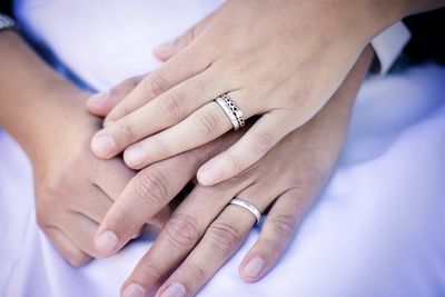 Der Ring ist das Symbol für Treue, Liebe und Zusammengehörigkeit, das ein Leben lang halten wird