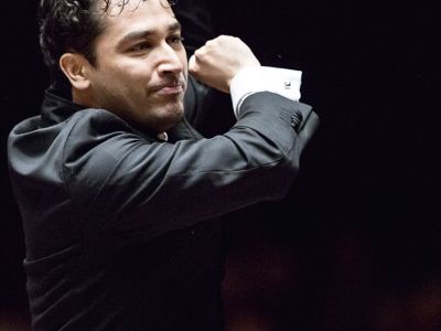 Andres Orozco-Estrada gibt Konzert beim Rheingau Musikfestival