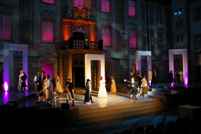 Schlossfestspiele Ettlingen unter romantischem Sternenhimmel Schlossfestspiele Ettlingen unter romantischem Sternenhimmel