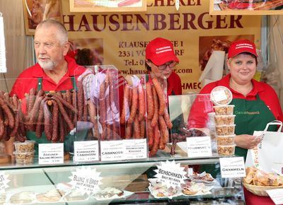Essen und Trinken Genussfestival Wien Stand mit Wurst und Fleisch Essen und Trinken Genussfestival Wien Stand mit Wurst und Fleisch