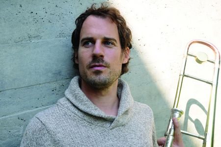 Nils Wogram ist ein technisch brillanter Musiker mit einem unverwechselbaren Ton.
