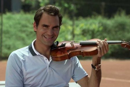 Im Namen der Nudel ueberrascht Roger Federer als Barilla-Botschafter in einer globalen Kampagne