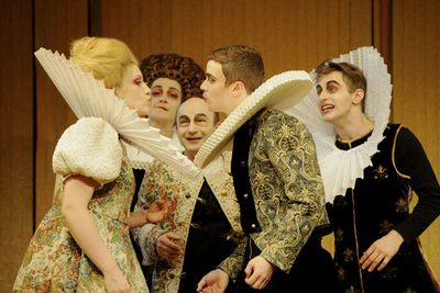 Theater  in Wiesbaden: Viel Lärm um nichts - Komödie von William Shakespeare, Premiere am 2.3.2013