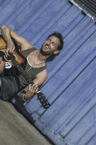 Live Musiker Michael Wolfschmidt liebt Zeit Live Musiker Michael Wolfschmidt liebt Zeit