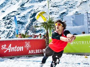 Beachfeeling am Berg auf dem Rendl oberhalb von St. Anton am Arlberg inTirol findet von 10. bis 12. April 2020 erneut das Finale der Snow Volleyball European Tour statt Beachfeeling am Berg auf dem Rendl oberhalb von St. Anton am Arlberg inTirol findet von 10. bis 12. April 2020 erneut das Finale der Snow Volleyball European Tour statt