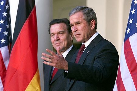 Der Kriegsverbrecher George Bush. Foto Wikipedia