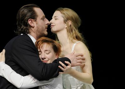 Theater  in Wiesbaden: Drei Schwestern - Schauspiel von Anton Tschechow bis zum 16.01.2013