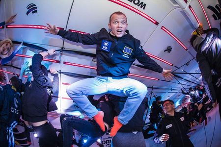 Olympiasieger und Kunstturner Fabian Hambuechen in 8500 Meter Hoehe