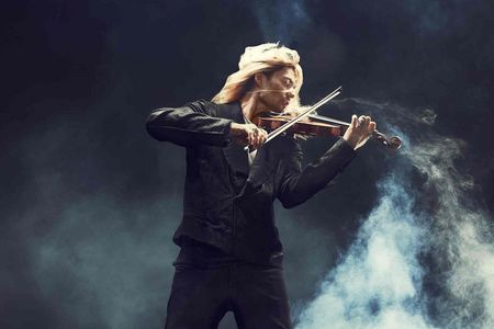 Konzert Klassik: Starviolinist David Garrett erweitert seine neue Crossover-Tournee "MUSIC" 2013 in Deutschland