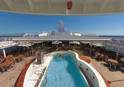 Louis Cristal Pool an Deck