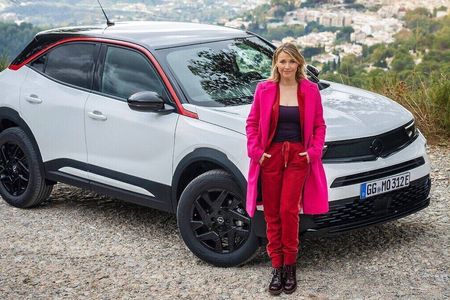 Tina Ruland und ihr Opel Ma... äh Mokka