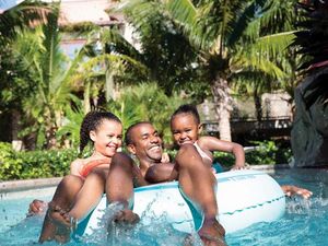 In den Wasserparks der Beaches Resorts in der Karibik haben alle Spaß ob jung oder jung geblieben