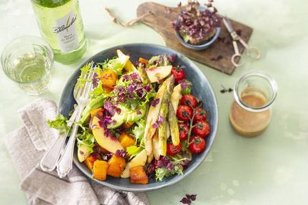Doch welche Sorte Wein passt am besten zu Spargel-Gerichten Blanchet verraet