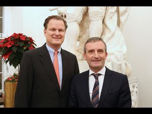 Marco van der Meer und Oberbüuergermeister Thomas Geisel Marco van der Meer und Oberbüuergermeister Thomas Geisel