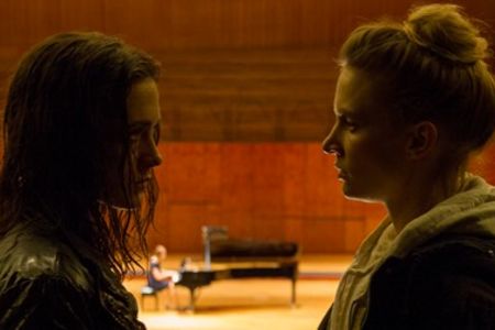 DIE VIERHAENDIGE Friederike Becht und Frida-Lovisa Hamann spielen die Hauptrollen im zweitem Kino Film von Oliver Kienle