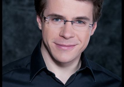 Jakub Hrusa ist Dirigent