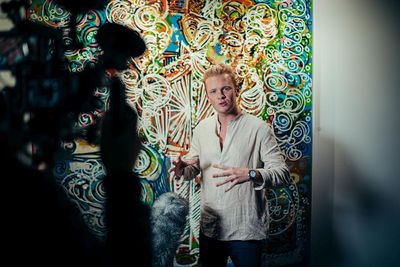 Leon Löwentraut ist ebenfalls auf der be a mover Art Night der Sylt Art Fair