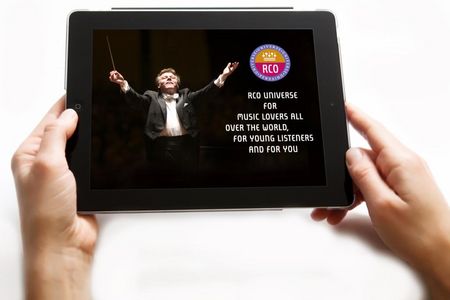 Fink und das Royal Concertgebouw Orchestra präsentieren weltweit das allererste Konzert als App: "RCO Meets Fink"