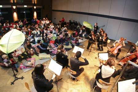 Konzert Klassik: Elfi im April - Babykonzerte in den Stadtteilen mit dem Ensemble Resonanz