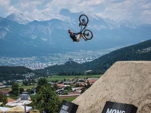 Von 16. bis 20. Juni 2021 findet das Crankworx Festival im Bikepark Innsbruck der Muttereralm statt, Interessierte wohnen im aDLERS Lifestyle-Hotel Innsbruck Von 16. bis 20. Juni 2021 findet das Crankworx Festival im Bikepark Innsbruck der Muttereralm statt, Interessierte wohnen im aDLERS Lifestyle-Hotel Innsbruck