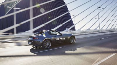 Der Discounter Lidl macht in Autos. Mazda liefert die Fahrzeuge fuers Lidl-Carsharing