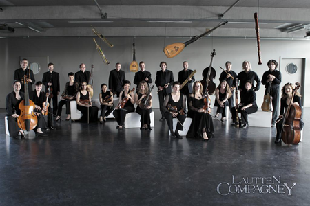 Oestrich-Winkel, – Heute Abend wurde im Kurhaus Wiesbaden der Lautten Compagney Berlin und ihrem künstlerischen Leiter Wolfgang Katschner der Rheingau Musik Preis 2012 verliehen. Die durch das Rheingau Musik Festival initiierte und mit 10.000,– Euro dotierte Auszeichnung wurde in diesem Jahr zum 19. Mal vergeben. Das Preisgeld stellte das Hessische Ministerium für Wissenschaft und Kunst zur Verfügung.