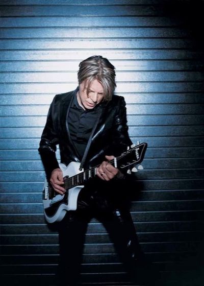 David Bowie veroeffentlicht neue Single Tis A Pity She Was A Whore