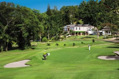 Amateure und Profis schaetzen den abwechslungsreichen Sandals Golf & Country Club in Ocho Rios/Jamaika auch ohne Donald Trump