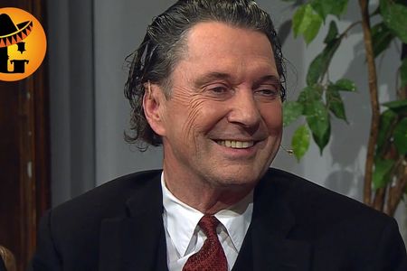 Martin Suter lenkt uns zum Jahresanfang vom Virus-Overkill in den Medien ab
