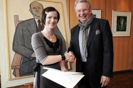 Verleihung des 51. Kurt-Magnus-Preises der ARD am 11. April 2013 im Hessischen Rundfunk: Sabine Brütting (hr), Trägerin des 4. Preises, und Dr. Heinz Sommer (Hörfunkdirektor hr und Vorsitzender der Jury).