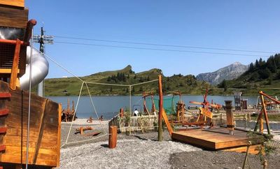 Kleine Abenteurer erkunden ab 21. Juli 2019 den neuen Spielplatz nahe der Truebsee-Bergstation oberhalb von Engelberg in der Zentralschweiz