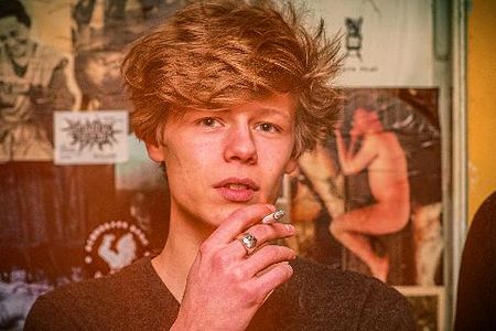Jesper Munk ist auf For In My Way It Lies Tour 2013 in Deutschland und Oesterreich