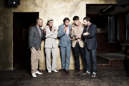 Musik/Konzert Pop: Sie nennen sich "Die Liga der gewöhnlichen Gentlemen" - Mit ihrem Debut-Album "Jeder auf Erden ist wunderschön" sind sie ab 26.12. auf Tour