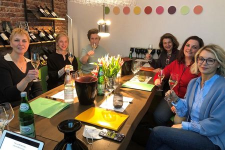 Gruppenbild mit Damen