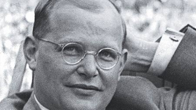Fuer Dietrich Bonhoeffer kommt das Kriegsende einen Monat zu spaet, er stirbt am 9. April 1945