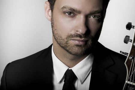 Nach zwei Jahren intensiver kompositorischer Arbeit in London und Berlin, kam nun im Juni 2013 Torsten Goods lang erwartetes fuenftes Album Love Comes To Town bei ACT heraus.