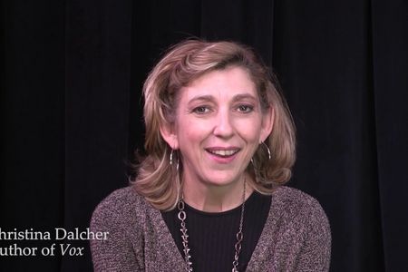 In Vox wird in einem Amerika der nahen Zukunft allen Frauen und Maedchen ein Tageslimit von 100 Woertern verhaengt schreibt Christina Dalcher in ihrem Debuetroman