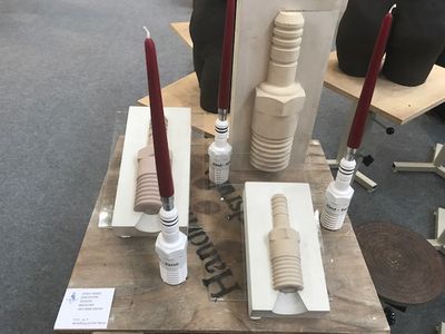 Karlsruher Manufaktur Majolika mit lustiger Kerzenkreation