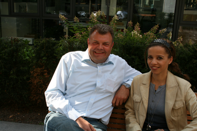 EMI Vorstand Wolfgang Hanebrink im Gespraech mit Michaela Boland.