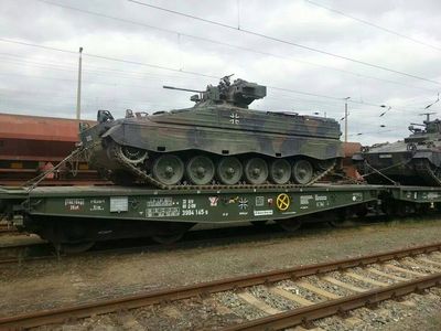 Gute Reise moechte man den Panzern nicht wuenschen