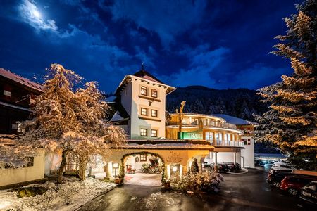 Hotel Gut Trattlerhof & Chalets gewinnen HolidayCheck Special Award 2021