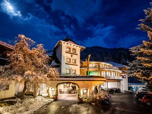 Hotel Gut Trattlerhof & Chalets gewinnen HolidayCheck Special Award 2021 Hotel Gut Trattlerhof & Chalets gewinnen HolidayCheck Special Award 2021