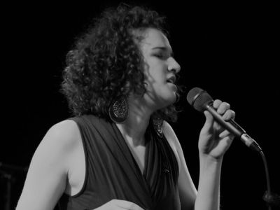 Konzert Jazz: A Merrier Christmas am 20.12. mit Pia Allgaier im Musik-Kabarett Schatzkistl