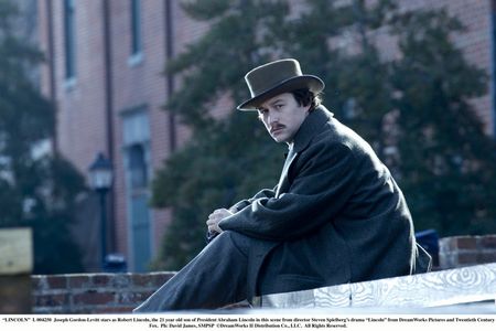 Steven Spielbergs für 13 Oscars nominiertes Werk "Lincoln" zeigt die letzten Monate der amerikanischen Präsidentenikone mit Darstellern von Format