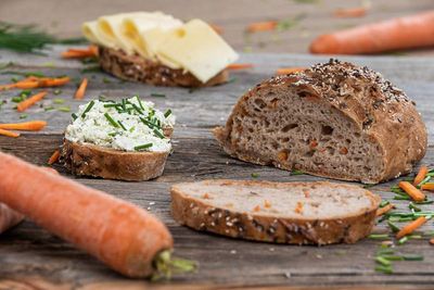 Mittlerweile geniessen aber auch breite Gesellschaftsschichten glutenfreie Lebensmittel, dabei steht glutenfreies Brot weit oben auf der Bestenliste