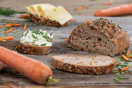 Mittlerweile geniessen aber auch breite Gesellschaftsschichten glutenfreie Lebensmittel, dabei steht glutenfreies Brot weit oben auf der Bestenliste