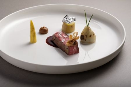 Sieben kreative Gaenge im Hotel Vier Jahreszeiten Starnberg genießen Feinschmecker beim Best of Aubergine Menue die beliebtesten Gerichte des Vorjahrs