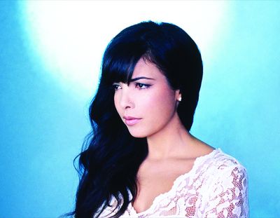 Die Newcomerin Indila veroeffentlicht ihr Album Mini World