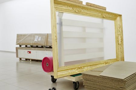 Danica Dakić. Safe Frame